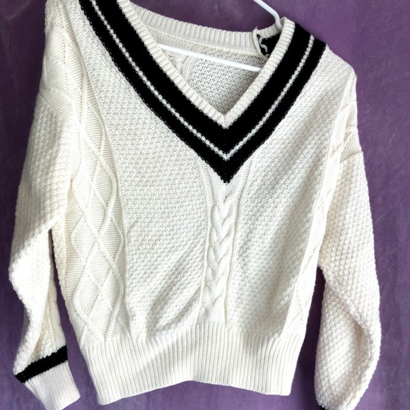 YesStyle | Sweaters | Ashlee Contrast 